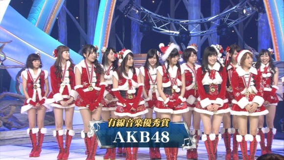 AKB48がLIVE中にパンチラしてるエロキャプ画像30枚 7