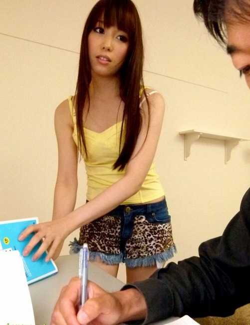 さくら萠　清楚系な女の子のハメ撮りエロ画像 17