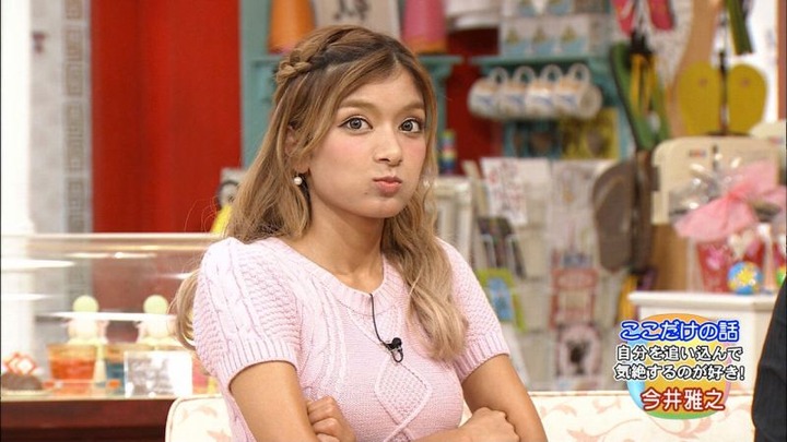 【画像】ローラの着衣巨乳や太ももに興奮する