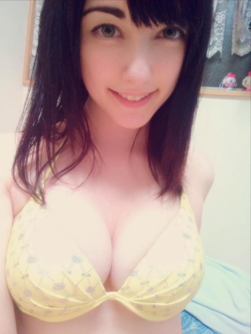 コスプレが大好きでのど自慢に出てたケルシー・パニゴニがエッチな写真集だしてるぞ 14
