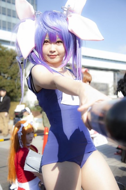 パンツ見えそうな素人コスプレイヤーのエロ画像 9