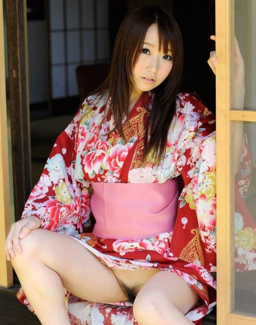 浴衣・着物姿の女の子が脱いでる画像ください！ 6
