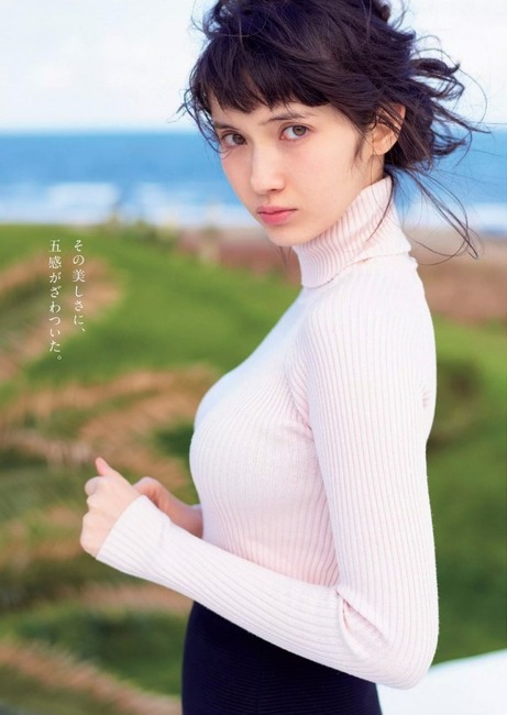 市川紗椰 ハーフモデルのエロ画像 13