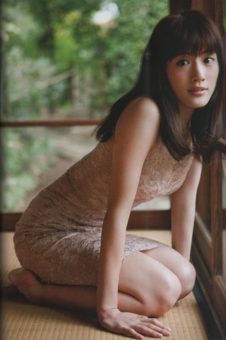 綾瀬はるかの巨乳おっぱいがエロい画像 4