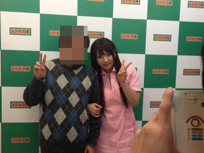 【エロ画像】AV女優のイベントのサービスがすごすぎてうらやましいｗｗｗｗｗｗｗｗｗｗ 7