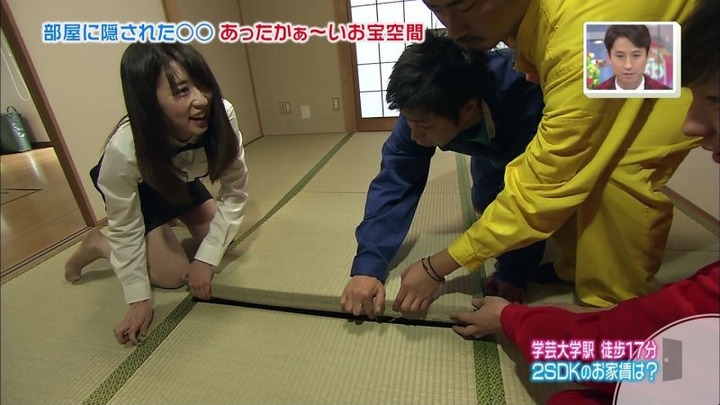 温泉でバスタオル一枚で入浴してるエロキャプ画像 6