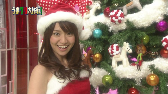 AKBや女子アナのパンチラ、胸チラがエロいTVキャプ画像40枚 18