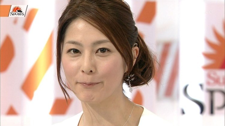 杉浦友紀 女子アナの着衣巨乳が気になる画像 15