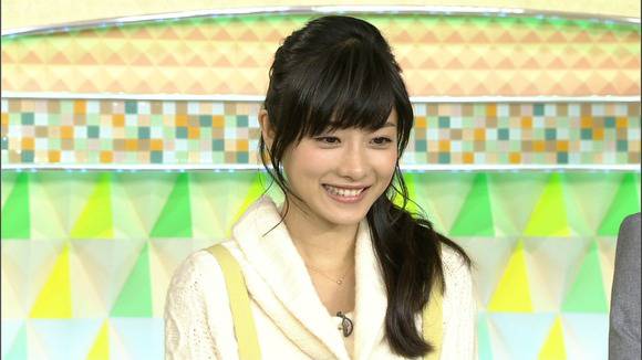 石原さとみの笑顔が可愛いエロキャプ画像まとめ 25