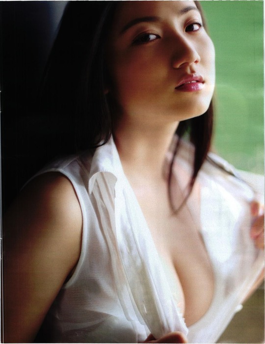 紗綾のおっぱいがすごすぎて番組に集中できない 12