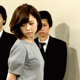 【gif画像】島崎遥香ノーブラで乳首まるわかりw