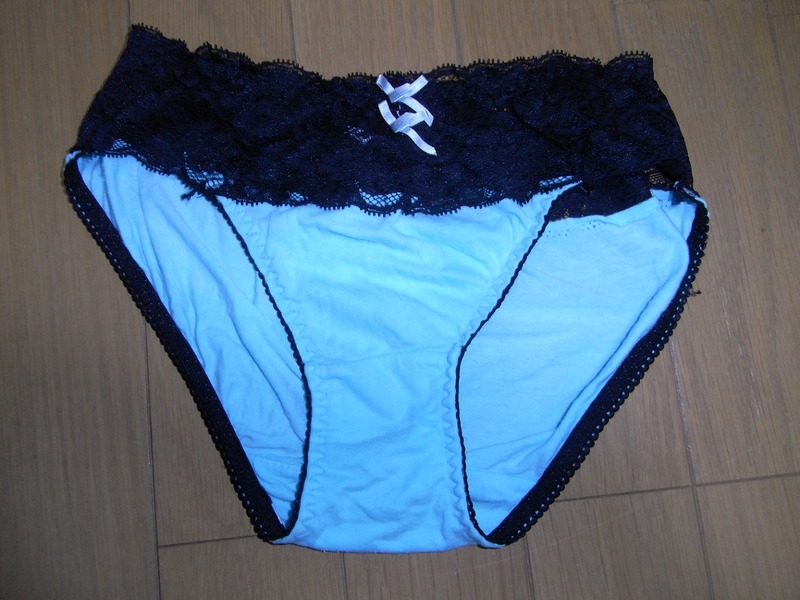 素人のシミ付きパンティ・下着って異常に興奮するよね 27