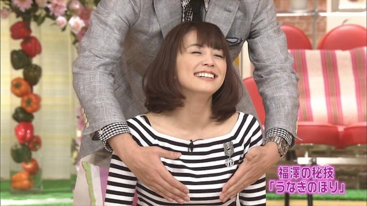 小林麻耶のミニスカパンチラ画像まとめ 4