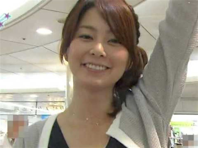 杉浦友紀 女子アナの着衣巨乳が気になる画像 12