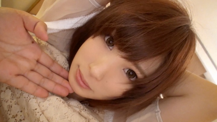 飲食店アルバイトの素人お姉さんにパイズリしてもらってるエロ画像・動画 6