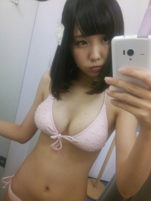 今夜のおかずになるグラビアアイドルの自撮りエロ写メ 29