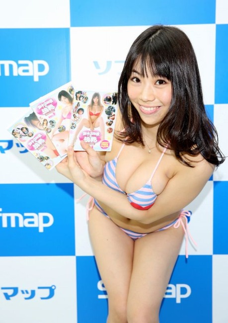 鈴木ふみ奈　巨乳グラドルのエロ水着画像まとめ　ソフマップ 15