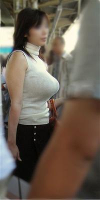 素人の着衣おっぱいがエロい画像 2