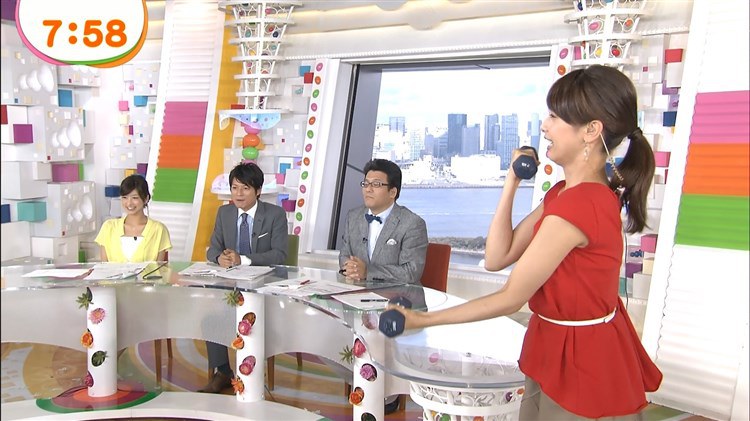 加藤綾子・カトパンのパンチラや胸の膨らみがエロい画像 31