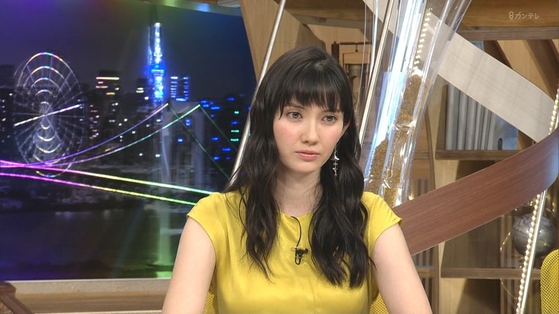 市川紗椰さんのおっぱいが気になって仕方がない番組 16