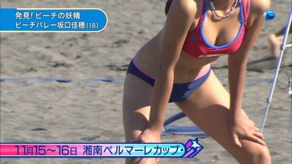 ビーチバレー坂口佳穂の胸の谷間で勃起しちゃうエロ画像 12
