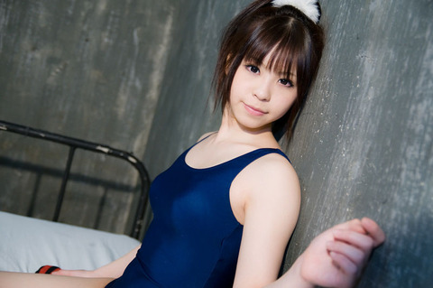 人気アイドル達が水着になってるエロ画像50枚 5