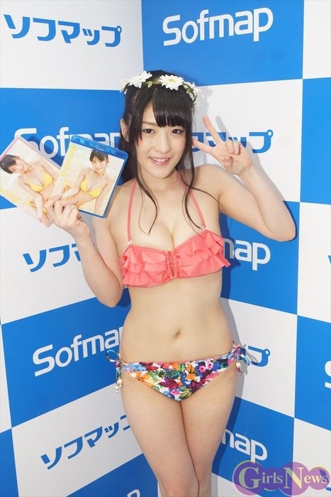 巨乳なお姉さんがソフマップにデビューしてるエロ画像まとめ 26