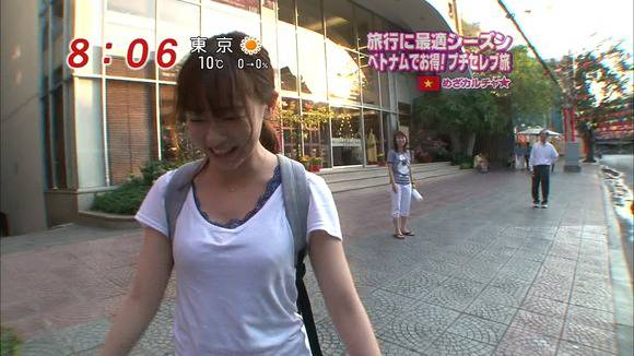 人気女子アナのパンチラや胸チラがエロいお宝エロキャプ画像50枚 10