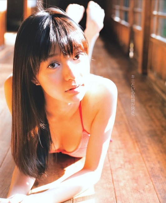 逢沢りな 女優の胸の谷間がエロい画像30枚 5