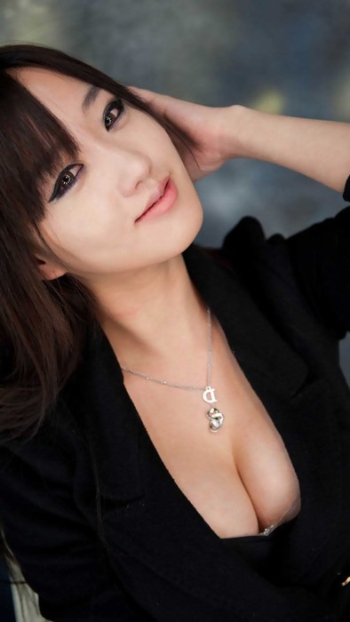 【巨乳の谷間】←これ嫌いな男とかいねえだろ？ｗｗｗｗｗ自撮り胸チラアピールエロ画像がぐうしこｗｗｗｗｗ 19