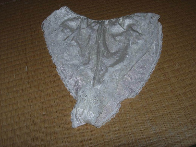 素人のシミ付きパンティ・下着って異常に興奮するよね 12