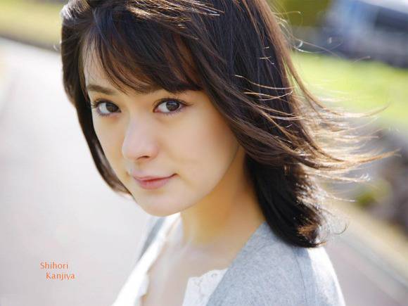 貫地谷しほり(25)女優の着衣巨乳がエロい画像まとめ 8