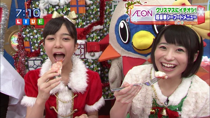 フェラをするようにモノを食べるアイドル達の顔がエロい 20