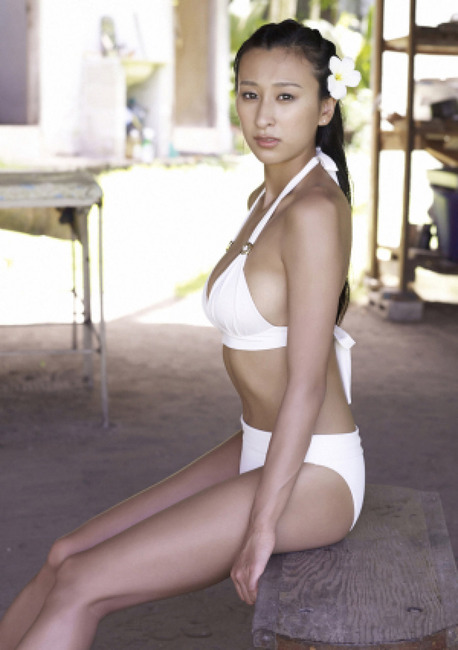 【画像76枚】浅田舞のファースト写真集発売決定、彼女はなぜグラビアに挑戦したのか？「不安だらけでネガティブなことしか考えてなかった」 34