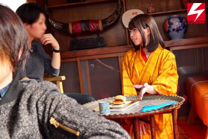 【素人ナンパ】某お江戸テーマパークの看板娘が純白天然Gカップ 2