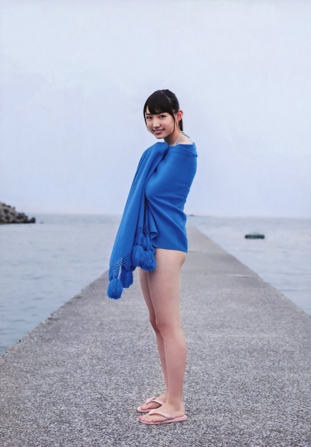 清楚系な太田夢莉のグラビア画像 3