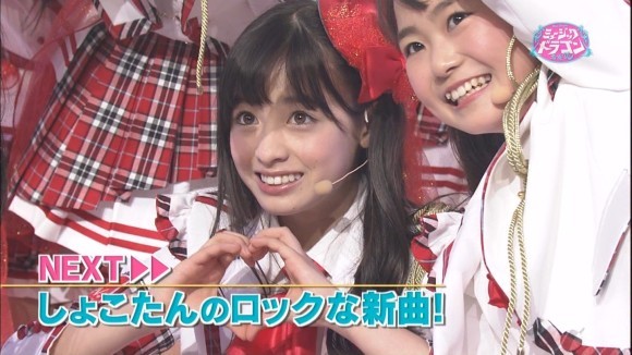 橋本環奈さんがライブ中にパンチラしてるエロ画像50枚 31