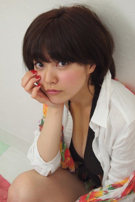夏音　ショートカットで可愛いグラビアアイドルのエロ画像40枚 21