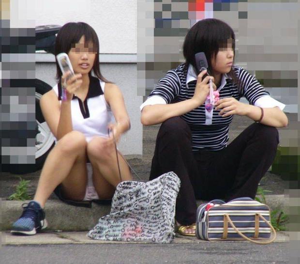 暖かくなってきたので素人のパンチラ盗撮エロ画像まとめ30枚 18