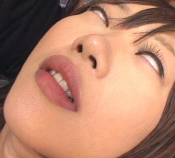 セックスで感じすぎて白目むいてる女の子のエロ画像まとめ 18