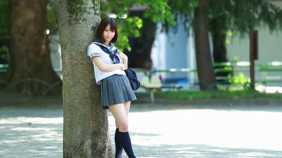 神谷まゆ　美少女AV女優のスク水、JKコスプレがエロい画像30枚 14
