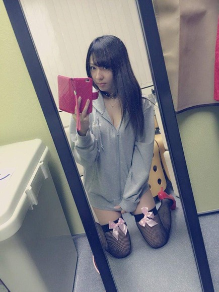 富永一葉のコスプレ自撮りが抜けるエロ画像 45