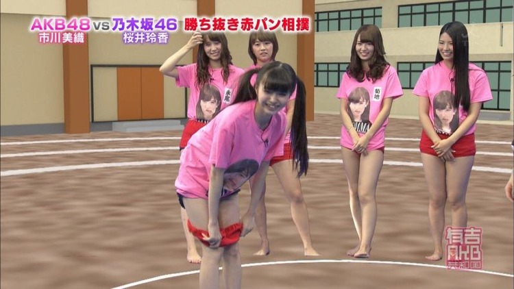 AKB48vs乃木坂46　股を開いて相撲してるエロキャプ画像40枚 6