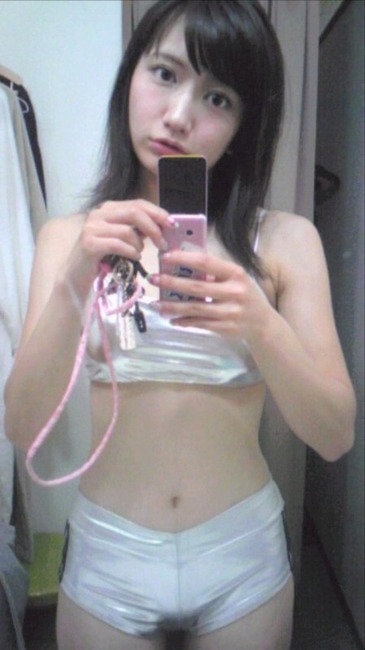 清水楓(27)グラドルが半ケツ晒して着替えてるエロ画像　【給与明細2】 17
