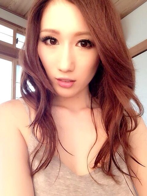 フェロモンたっぷりなAV女優　JULIAの抜けるエロ画像100枚 88