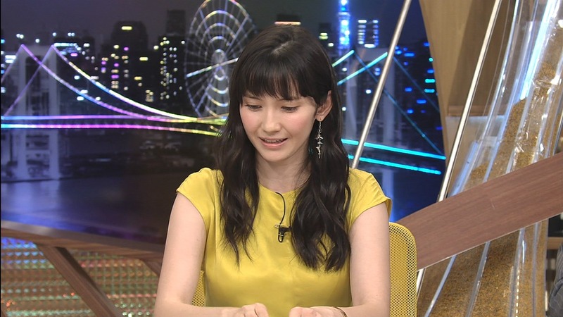 市川紗椰さんのおっぱいが気になって仕方がない番組 11