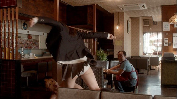 夏帆が制服姿で開脚パンチラしてるエロキャプ画像 24