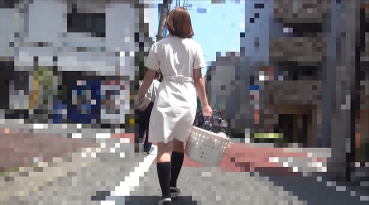 お昼休みの素人歯科衛生士をナンパして犯してるエロ画像 3