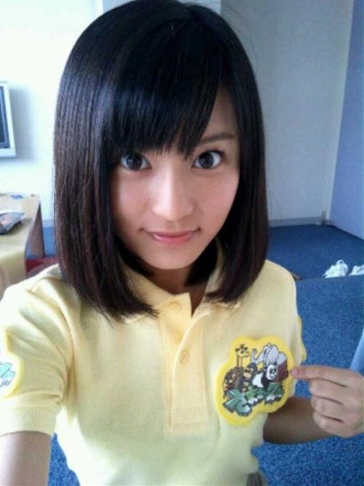 小島瑠璃子（こじるり）18歳グラビアアイドルが胸チラ・ポロリしてるお宝エロ画像 16