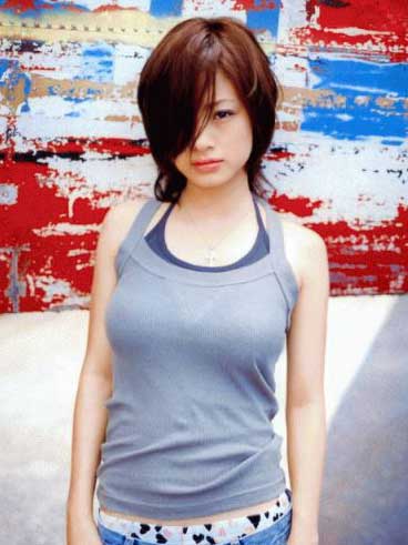 半澤直樹に出てる上戸彩の巨乳おっぱいがエロい画像 19